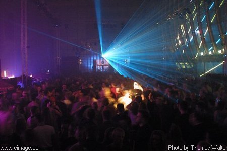 Time Warp in Hannover am 24.11.2001 - img_0676.jpg - eimage.de - Event Fotos 