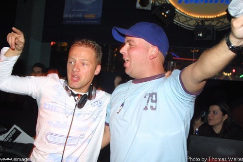 Star Splash aka Charlie Lownoise und Franky Tunes am 26.04.2002 - img_0486.jpg - eimage.de - Event Fotos 