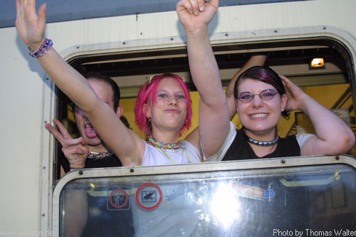 Sunshine-Live Lovetrain zur Loveparade 2002 am 12.07.2002 - img_7265.jpg - eimage.de - Event Fotos 