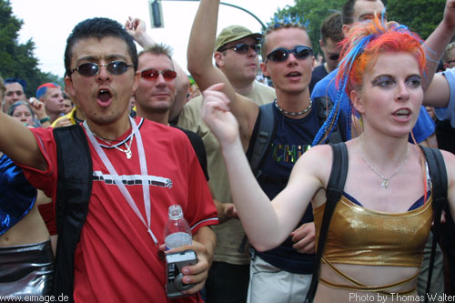Loveparade in Berlin am 13.07.2002 - img_7655.jpg - eimage.de - Event Fotos 