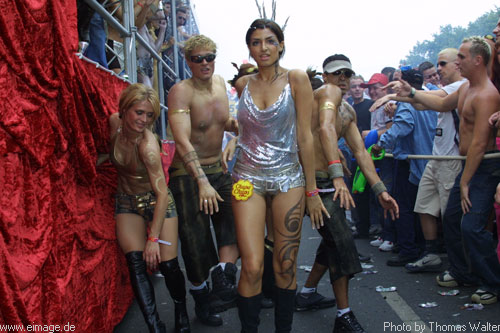 Loveparade in Berlin am 13.07.2002 - img_7661.jpg - eimage.de - Event Fotos 