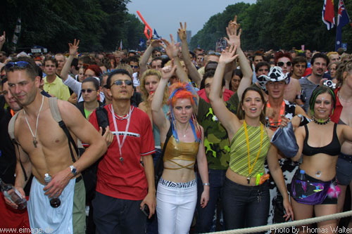 Loveparade in Berlin am 13.07.2002 - img_7691.jpg - eimage.de - Event Fotos 