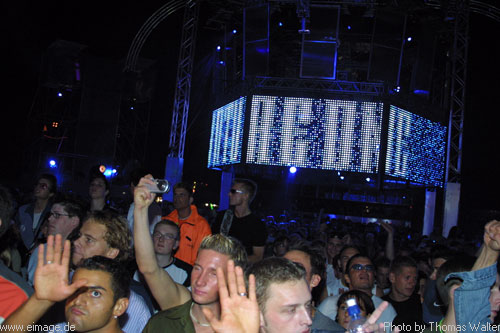 Nature One 2002 (Day One) Raketenbasis Pydna bei Kastellaun am 02.08.2002 - img_9793.jpg - eimage.de - Event Fotos 