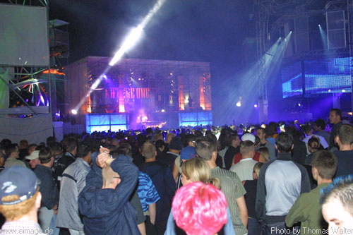 Nature One 2002 (Day Two) Raketenbasis Pydna bei Kastellaun am 03.08.2002 - img_0654.jpg - eimage.de - Event Fotos 