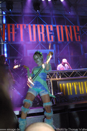 Nature One 2002 (Day Two) Raketenbasis Pydna bei Kastellaun am 03.08.2002 - img_0709.jpg - eimage.de - Event Fotos 