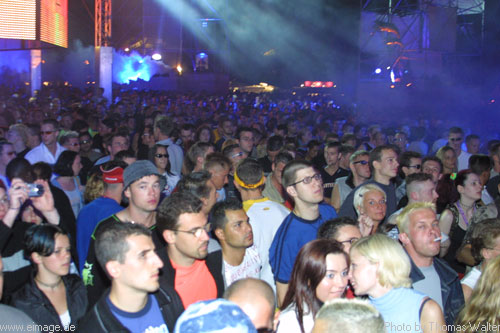 Nature One 2002 (Day Two) Raketenbasis Pydna bei Kastellaun am 03.08.2002 - img_0850.jpg - eimage.de - Event Fotos 
