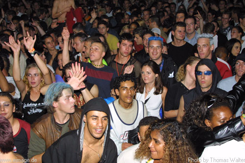 Mainstation-Party zur Street Parade 2002 in Zrich am 10.08.2002 - img_1111.jpg - eimage.de - Event Fotos 
