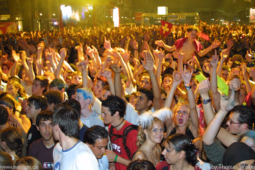 Mainstation-Party zur Street Parade 2002 in Zrich am 10.08.2002 - img_1112.jpg - eimage.de - Event Fotos 