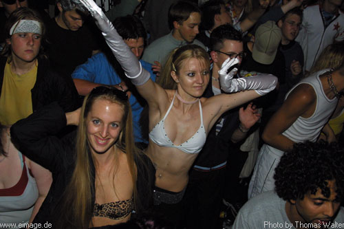 Mainstation-Party zur Street Parade 2002 in Zrich am 10.08.2002 - img_1197.jpg - eimage.de - Event Fotos 