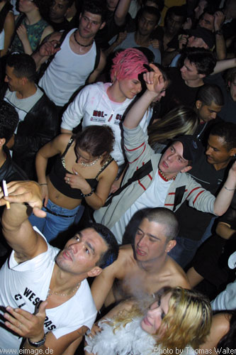 Mainstation-Party zur Street Parade 2002 in Zrich am 10.08.2002 - img_1349.jpg - eimage.de - Event Fotos 