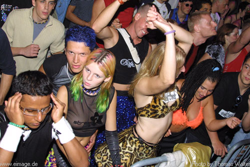Mainstation-Party zur Street Parade 2002 in Zrich am 10.08.2002 - img_1511.jpg - eimage.de - Event Fotos 