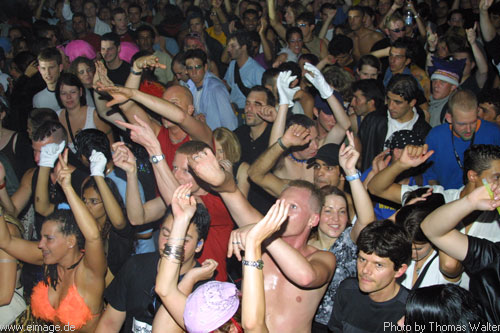 Mainstation-Party zur Street Parade 2002 in Zrich am 10.08.2002 - img_1569.jpg - eimage.de - Event Fotos 