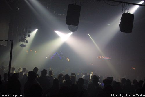 MaxiMal B-Day im Live-Music-Circus Kthen am 09.11.2002 - img_0072.jpg - eimage.de - Event Fotos 