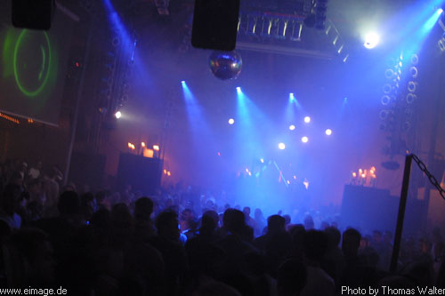 MaxiMal B-Day im Live-Music-Circus Kthen am 09.11.2002 - img_0129.jpg - eimage.de - Event Fotos 