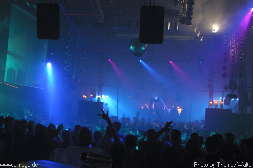 MaxiMal B-Day im Live-Music-Circus Kthen am 09.11.2002 - img_0139.jpg - eimage.de - Event Fotos 