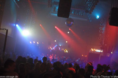 MaxiMal B-Day im Live-Music-Circus Kthen am 09.11.2002 - img_0211.jpg - eimage.de - Event Fotos 