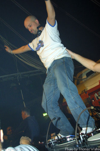 MaxiMal B-Day im Live-Music-Circus Kthen am 09.11.2002 - img_0305.jpg - eimage.de - Event Fotos 