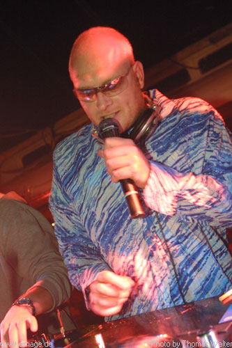MaxiMal B-Day im Live-Music-Circus Kthen am 09.11.2002 - img_0326.jpg - eimage.de - Event Fotos 