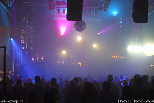 MaxiMal B-Day im Live-Music-Circus Kthen am 09.11.2002 - img_0357.jpg - eimage.de - Event Fotos 