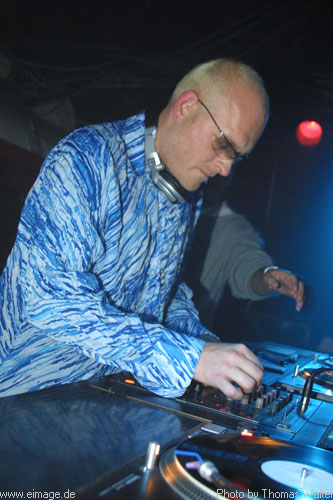 MaxiMal B-Day im Live-Music-Circus Kthen am 09.11.2002 - img_0368.jpg - eimage.de - Event Fotos 
