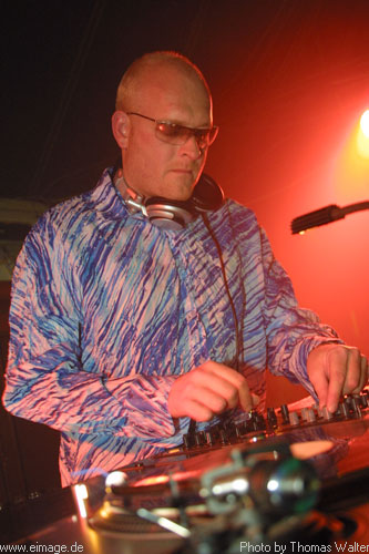 MaxiMal B-Day im Live-Music-Circus Kthen am 09.11.2002 - img_0370.jpg - eimage.de - Event Fotos 
