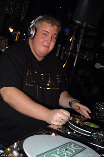 Starsplash - Frank Tunes - Birthday Party am 07.12.2002 - img_1421.jpg - eimage.de - Event Fotos 