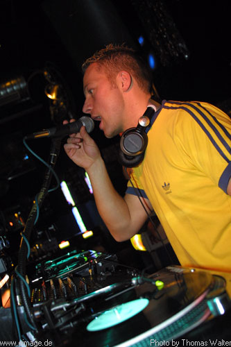 Starsplash - Frank Tunes - Birthday Party am 07.12.2002 - img_1543.jpg - eimage.de - Event Fotos 