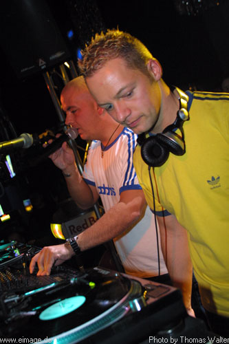 Starsplash - Frank Tunes - Birthday Party am 07.12.2002 - img_1548.jpg - eimage.de - Event Fotos 