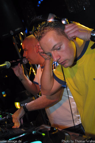 Starsplash - Frank Tunes - Birthday Party am 07.12.2002 - img_1550.jpg - eimage.de - Event Fotos 