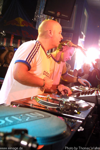 Starsplash - Frank Tunes - Birthday Party am 07.12.2002 - img_1685.jpg - eimage.de - Event Fotos 