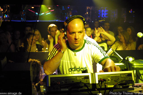 Starsplash - Frank Tunes - Birthday Party am 07.12.2002 - img_1698.jpg - eimage.de - Event Fotos 