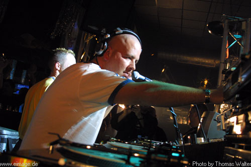 Starsplash - Frank Tunes - Birthday Party am 07.12.2002 - img_1748.jpg - eimage.de - Event Fotos 