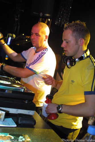 Starsplash - Frank Tunes - Birthday Party am 07.12.2002 - img_1845.jpg - eimage.de - Event Fotos 