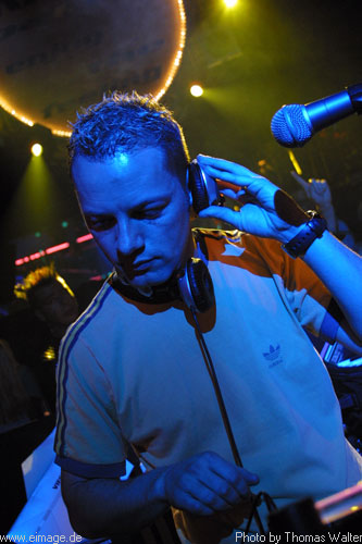 Starsplash - Frank Tunes - Birthday Party am 07.12.2002 - img_1857.jpg - eimage.de - Event Fotos 