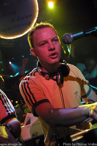 Starsplash - Frank Tunes - Birthday Party am 07.12.2002 - img_1858.jpg - eimage.de - Event Fotos 