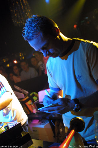 Starsplash - Frank Tunes - Birthday Party am 07.12.2002 - img_1869.jpg - eimage.de - Event Fotos 