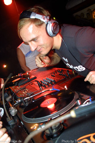Sven Vth im Live-Music-Circus in Kthen am 23.12.2002 - img_2909.jpg - eimage.de - Event Fotos 