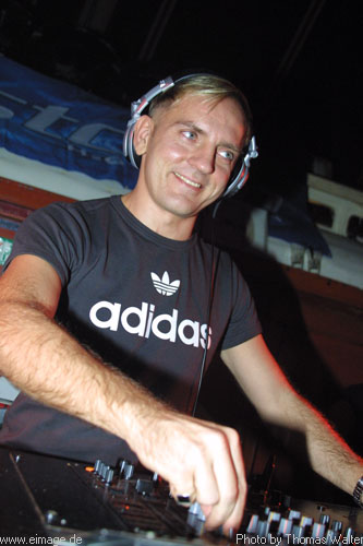 Sven Vth im Live-Music-Circus in Kthen am 23.12.2002 - img_2935.jpg - eimage.de - Event Fotos 