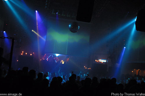 Sven Vth im Live-Music-Circus in Kthen am 23.12.2002 - img_2937.jpg - eimage.de - Event Fotos 