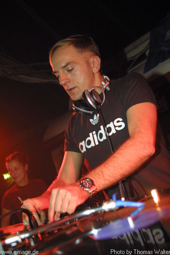 Sven Vth im Live-Music-Circus in Kthen am 23.12.2002 - img_2957.jpg - eimage.de - Event Fotos 