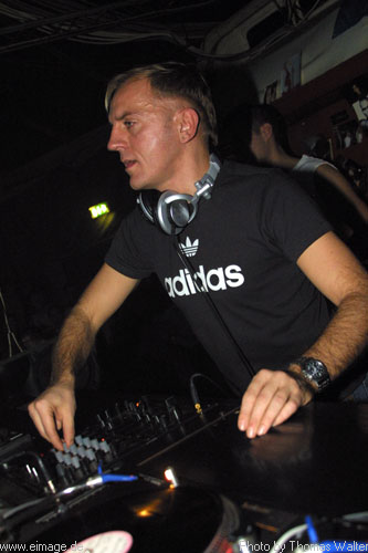 Sven Vth im Live-Music-Circus in Kthen am 23.12.2002 - img_2959.jpg - eimage.de - Event Fotos 