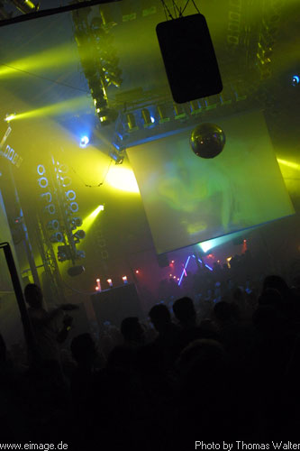 Sven Vth im Live-Music-Circus in Kthen am 23.12.2002 - img_2996.jpg - eimage.de - Event Fotos 