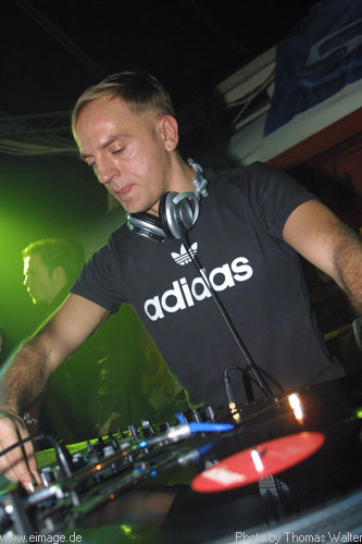 Sven Vth im Live-Music-Circus in Kthen am 23.12.2002 - img_3003.jpg - eimage.de - Event Fotos 
