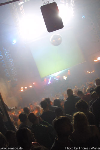 Sven Vth im Live-Music-Circus in Kthen am 23.12.2002 - img_3025.jpg - eimage.de - Event Fotos 