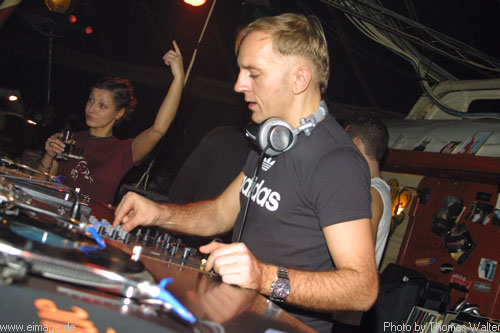 Sven Vth im Live-Music-Circus in Kthen am 23.12.2002 - img_3091.jpg - eimage.de - Event Fotos 