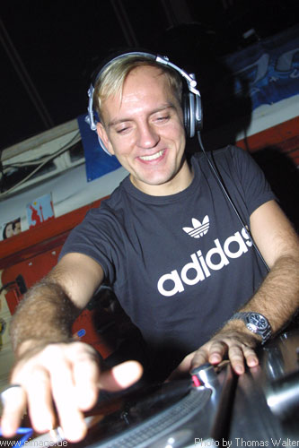 Sven Vth im Live-Music-Circus in Kthen am 23.12.2002 - img_3145.jpg - eimage.de - Event Fotos 
