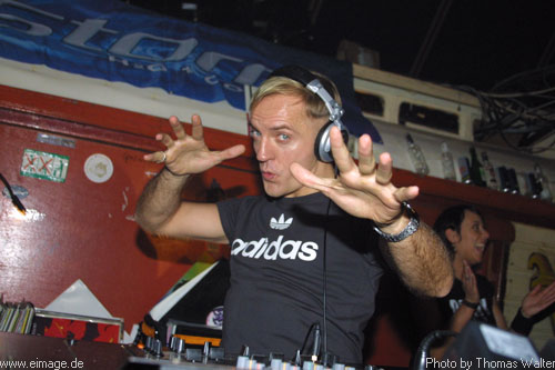Sven Vth im Live-Music-Circus in Kthen am 23.12.2002 - img_3147.jpg - eimage.de - Event Fotos 