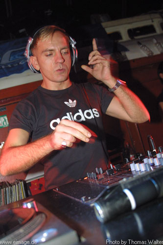 Sven Vth im Live-Music-Circus in Kthen am 23.12.2002 - img_3149.jpg - eimage.de - Event Fotos 