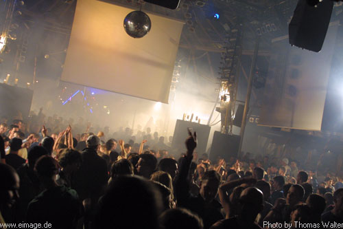 Sven Vth im Live-Music-Circus in Kthen am 23.12.2002 - img_3168.jpg - eimage.de - Event Fotos 