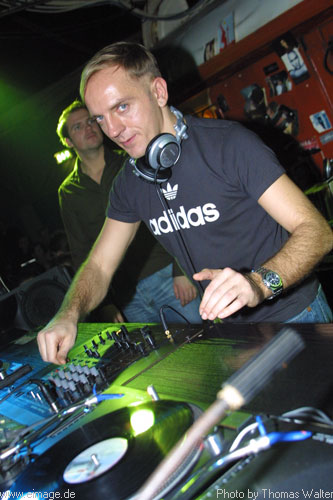 Sven Vth im Live-Music-Circus in Kthen am 23.12.2002 - img_3174.jpg - eimage.de - Event Fotos 